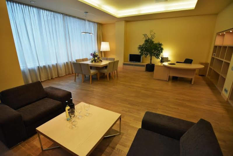 Riga Islande Hotel With Free Parking Exterior foto